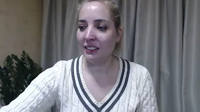 Snapshot of sweetpussy chatting on 02-27-26, 12:21 sweetpussy online show from 02-27-26, 12:21