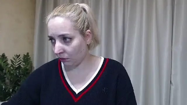 Snapshot of sweetpussy chatting on 04-02-26, 02:04 sweetpussy online show from 04-02-26, 02:04