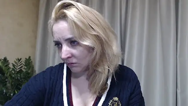 Snapshot of sweetpussy chatting on 04-04-26, 03:31 sweetpussy online show from 04-04-26, 03:31