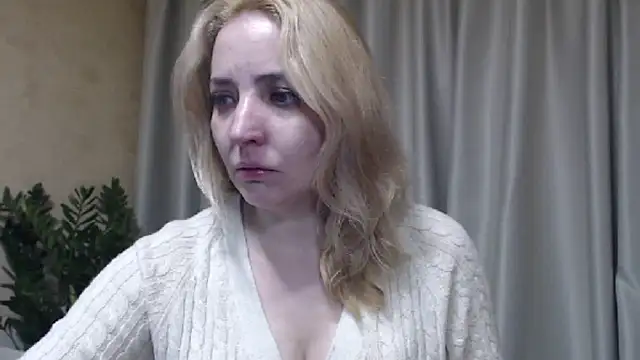 Snapshot of sweetpussy chatting on 04-09-26, 02:44 sweetpussy online show from 04-09-26, 02:44
