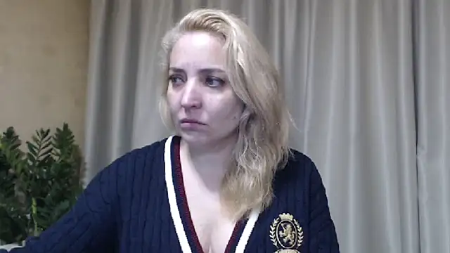 Snapshot of sweetpussy chatting on 04-10-26, 01:38 sweetpussy online show from 04-10-26, 01:38