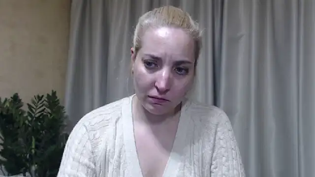 Snapshot of sweetpussy chatting on 04-18-26, 07:58 sweetpussy online show from 04-18-26, 07:58
