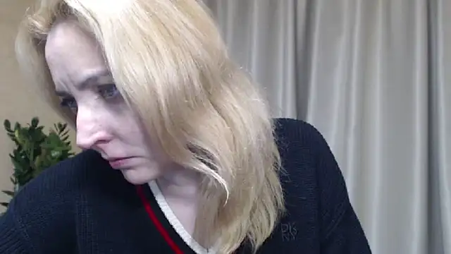 Snapshot of sweetpussy chatting on 04-25-26, 03:31 sweetpussy online show from 04-25-26, 03:31
