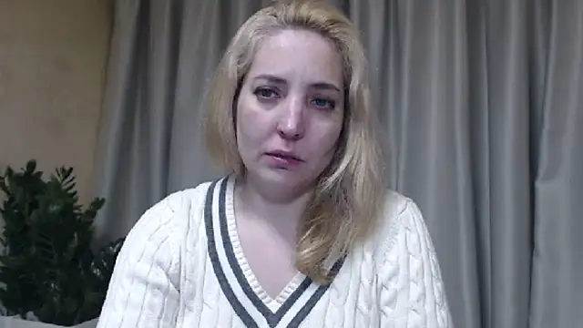 Snapshot of sweetpussy chatting on 04-29-26, 04:44 sweetpussy online show from 04-29-26, 04:44