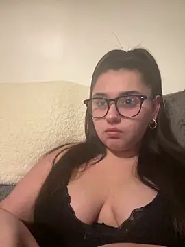 Wild Busty Niyah XX online show from 12-21-25, 09:55