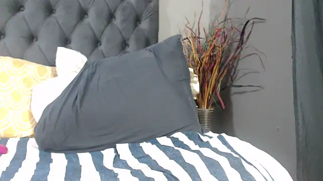 Snapshot of BasellBlue chatting on 02-13-26, 12:50 BasellBlue online show from 02-13-26, 12:50