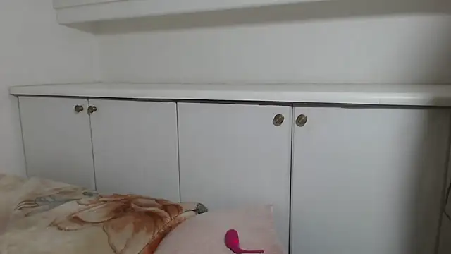 Snapshot of BasellBlue chatting on 03-18-26, 07:50 BasellBlue online show from 03-18-26, 07:50