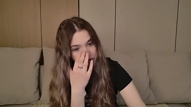 Lina Sinerz online show from 03-17-26, 08:45