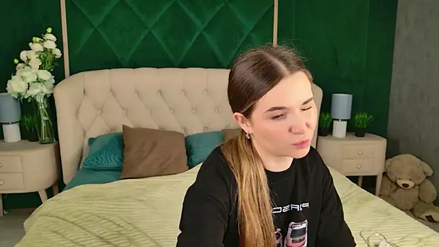 Lina Sinerz online show from 03-24-26, 03:50