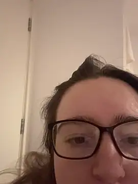 LavenderBrielle online show from 02-04-26, 05:41