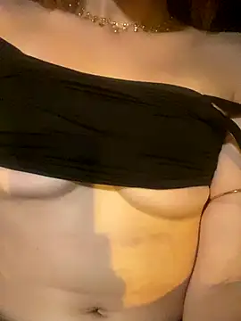 Snapshot of laysfregd2025 chatting on 12-16-25, 05:23 laysfregd2025 online show from 12-16-25, 05:23