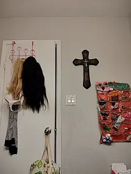 SpiderRose online show from 01-15-26, 05:56