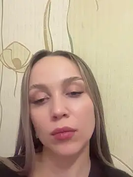 AnnaRow online show from 12-14-25, 07:29