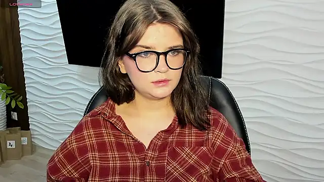 LanaTreades online show from 01-12-26, 01:05