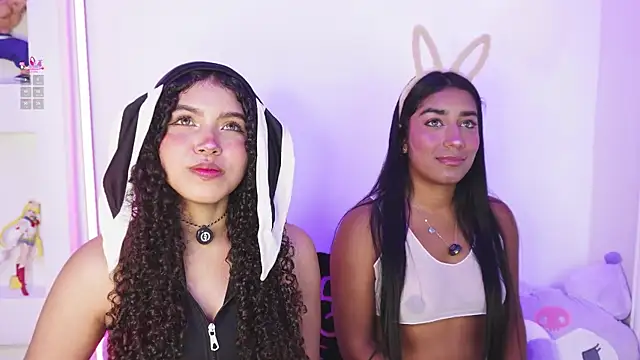 SaraJonesxx online show from 04-05-26, 01:52