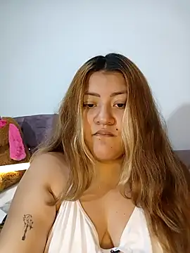 Snapshot of Sofia__Saenz chatting on 03-28-26, 05:40 Sofia Saenz online show from 03-28-26, 05:40