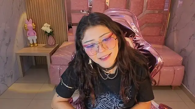 miss devil s online show from 12-19-25, 03:57