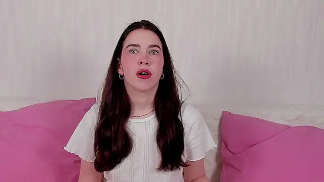 Snapshot of Kimberlybondd chatting on 12-15-25, 08:35 Kimberlybondd online show from 12-15-25, 08:35