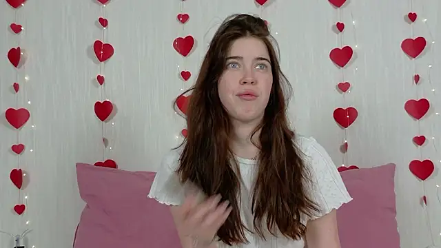 Snapshot of Kimberlybondd chatting on 02-13-26, 07:32 Kimberlybondd online show from 02-13-26, 07:32