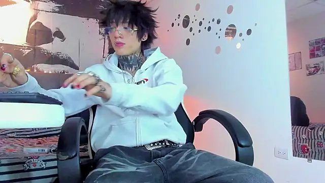 Snapshot of koryu_skull chatting on 03-31-26, 12:23 koryu skull online show from 03-31-26, 12:23