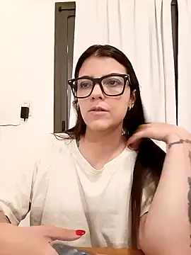 Snapshot of lililovexx chatting on 02-02-26, 01:15 lililovexx online show from 02-02-26, 01:15