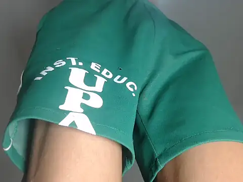 Snapshot of Shantalys_beauty_queen chatting on 02-14-26, 02:47 Shantalys beauty queen online show from 02-14-26, 02:47