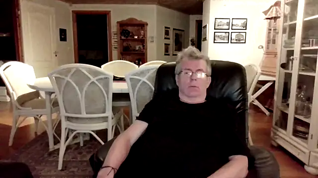 Snapshot of Mortimer_Orawan chatting on 02-03-26, 05:51 Mortimer Orawan online show from 02-03-26, 05:51