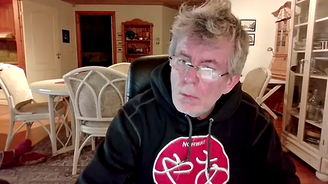 Snapshot of Mortimer_Orawan chatting on 03-03-26, 10:04 Mortimer Orawan online show from 03-03-26, 10:04