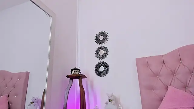 mia collin  online show from 01-14-26, 02:44