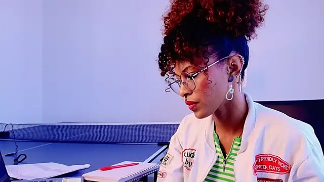 NaomiClay online show from 05-09-26, 12:32