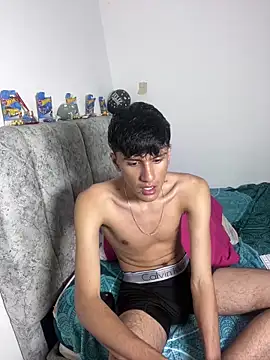 Snapshot of Andycillo chatting on 02-15-26, 04:31 Andycillo online show from 02-15-26, 04:31