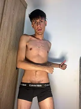 Snapshot of Andycillo chatting on 03-22-26, 04:05 Andycillo online show from 03-22-26, 04:05