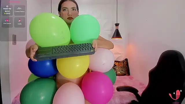 Snapshot of valeriecute18 chatting on 03-11-26, 08:26 valeriecute18 online show from 03-11-26, 08:26