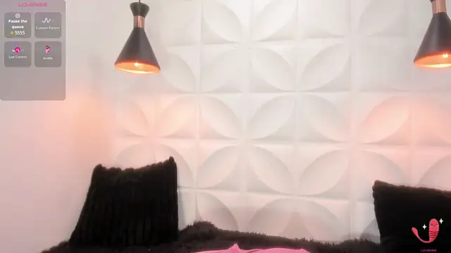 Snapshot of valeriecute18 chatting on 03-28-26, 11:37 valeriecute18 online show from 03-28-26, 11:37