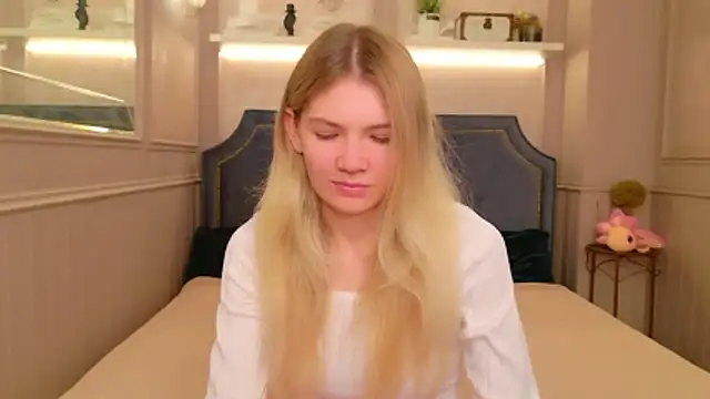 Vivien Hans online show from 06-19-26, 09:29