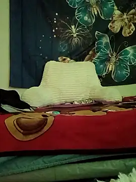 Snapshot of LoverGamer1 chatting on 12-14-25, 04:18 LoverGamer1 online show from 12-14-25, 04:18