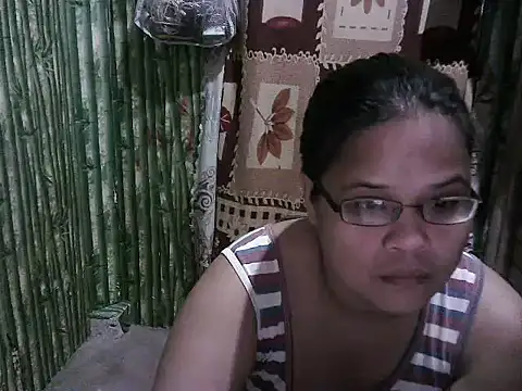 Snapshot of Hotty_babe23 chatting on 03-11-26, 10:21 Hotty babe23 online show from 03-11-26, 10:21