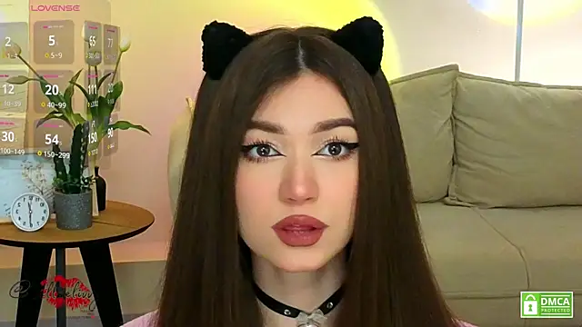 oliviaah  online show from 04-14-26, 02:56