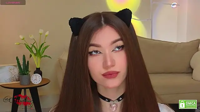 oliviaah  online show from 05-08-26, 02:44