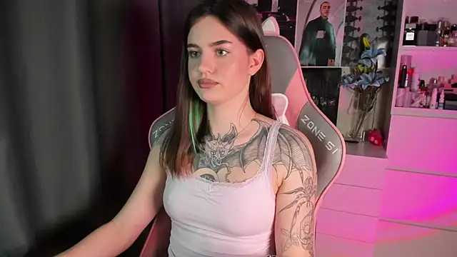 Snapshot of NikkieKitty chatting on 03-21-26, 04:10 NikkieKitty online show from 03-21-26, 04:10