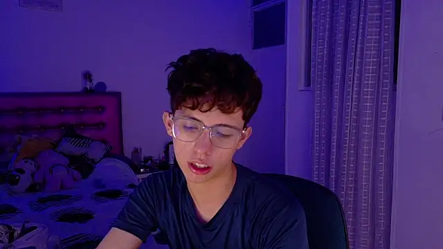 Snapshot of Dani_Dancer chatting on 03-14-26, 01:01 Dani Dancer online show from 03-14-26, 01:01