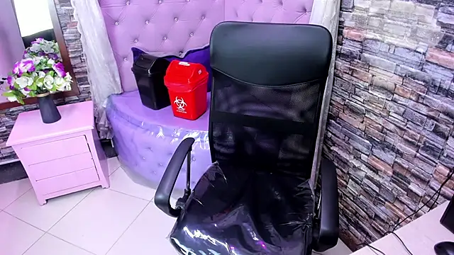 sophi hardd  online show from 06-12-26, 03:33
