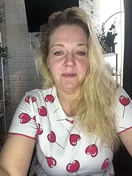 JenniferCarmen online show from 04-29-26, 02:15