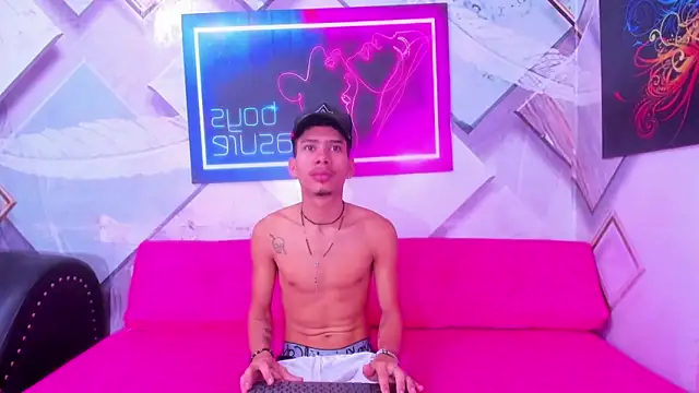 Alex jeins at online show from 03-16-26, 02:10