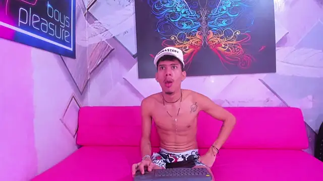 Alex jeins at online show from 03-21-26, 02:09