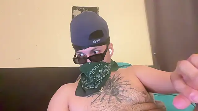 Snapshot of angelblanco chatting on 04-09-26, 06:19 angelblanco online show from 04-09-26, 06:19