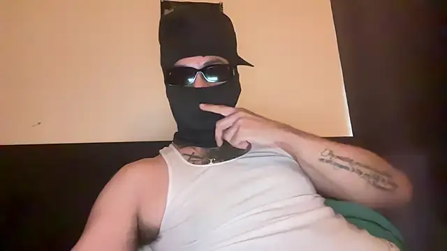 Snapshot of angelblanco chatting on 04-28-26, 10:59 angelblanco online show from 04-28-26, 10:59