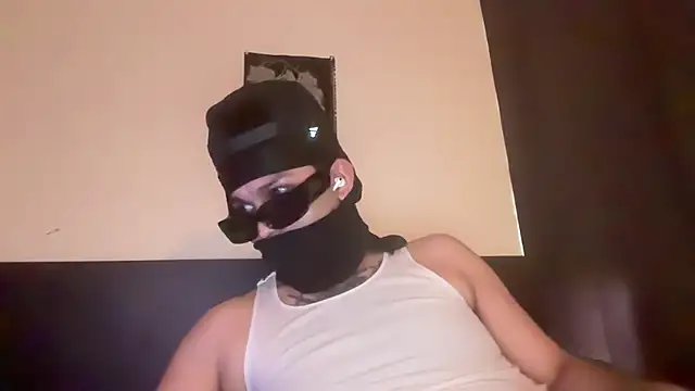 Snapshot of angelblanco chatting on 05-04-26, 07:10 angelblanco online show from 05-04-26, 07:10