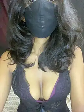 Snapshot of Hottie_kia chatting on 07-12-26, 06:37 Hottie kia online show from 07-12-26, 06:37