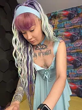 Tattoo  Moon online show from 05-08-26, 12:38